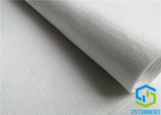 A agulha da laminação de PTFE perfurou 550gsm sentido poliéster